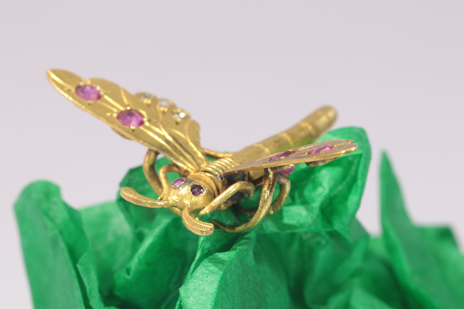 Vintage Chic: The Dragonfly Brooch or Hair Clip of Victorian Fashion (image 11 of 13)